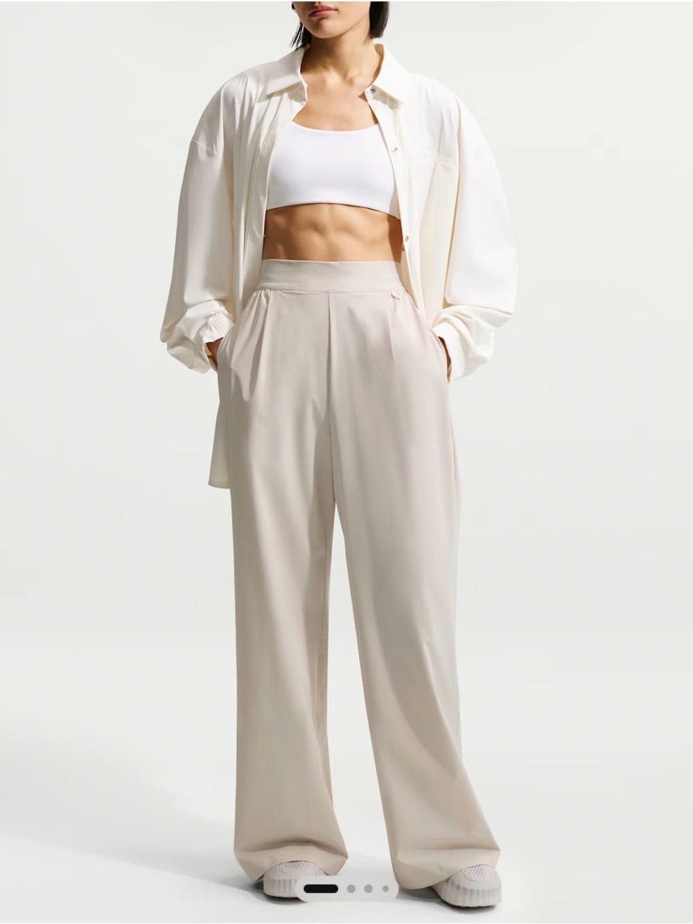 Nike 24.7 PerfectStretch
Dri-FIT High-Waisted Loose Wide-Leg Pants | Size M Tall